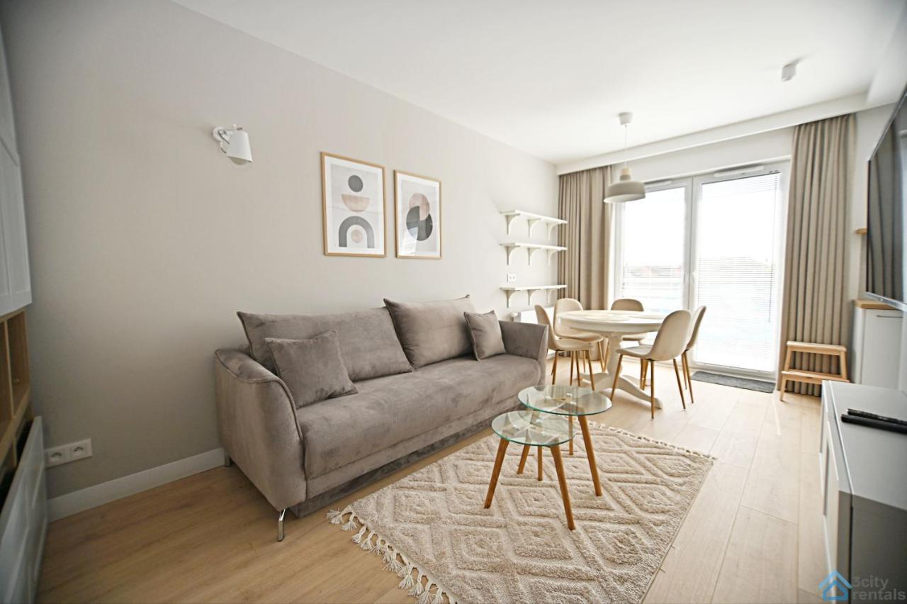 Beige 3City Apartment With Parking In Gdansk By Noclegi Renters Exterior photo
