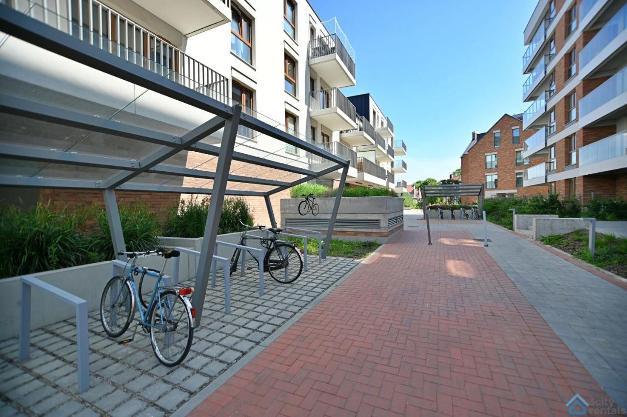 Beige 3City Apartment With Parking In Gdansk By Noclegi Renters Exterior photo