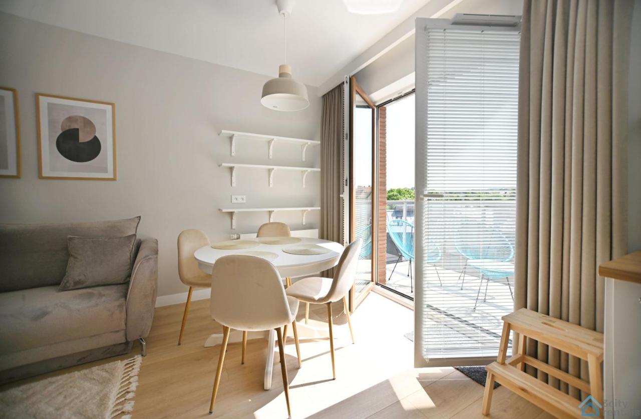 Beige 3City Apartment With Parking In Gdansk By Noclegi Renters Exterior photo
