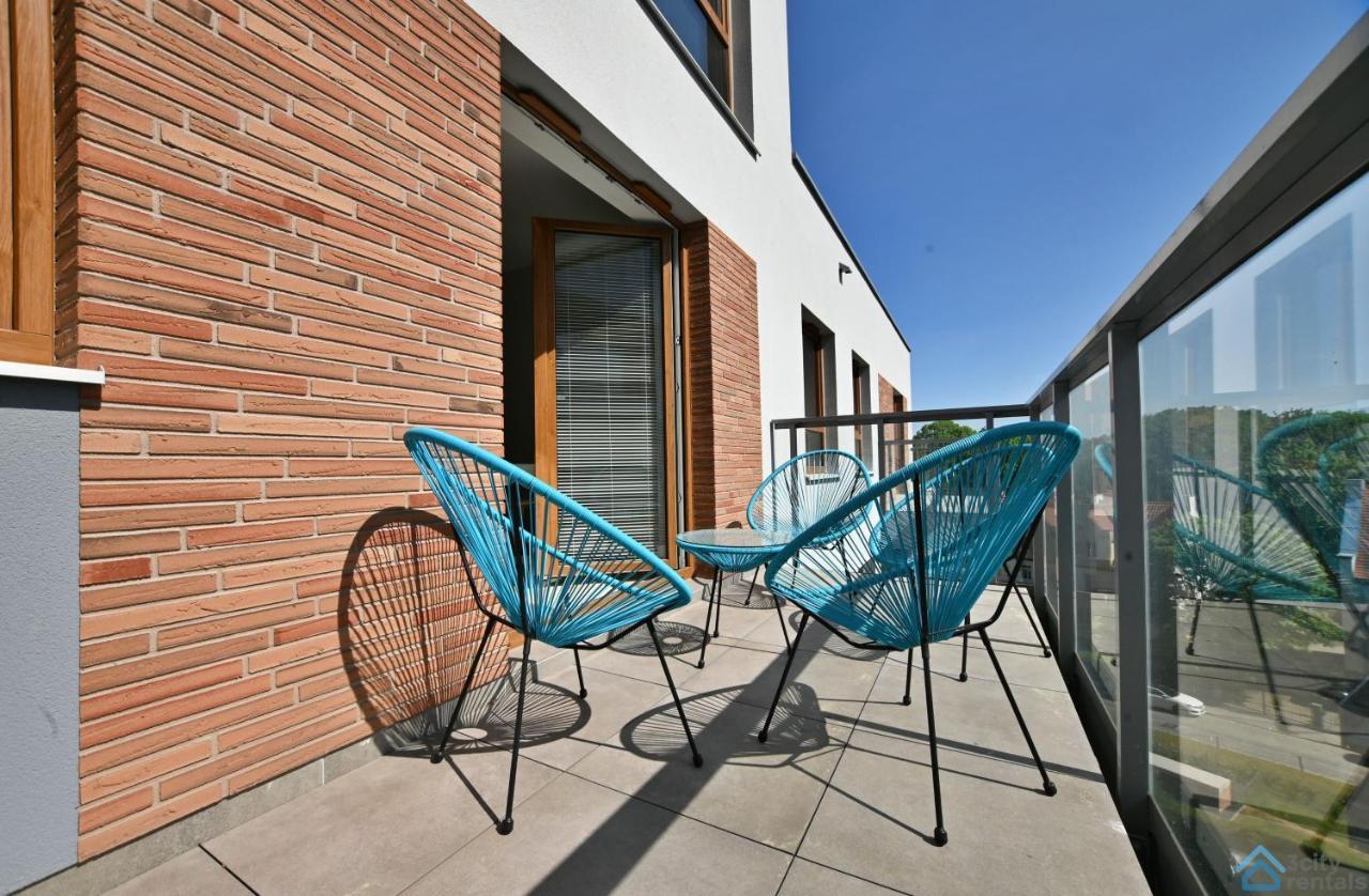 Beige 3City Apartment With Parking In Gdansk By Noclegi Renters Exterior photo